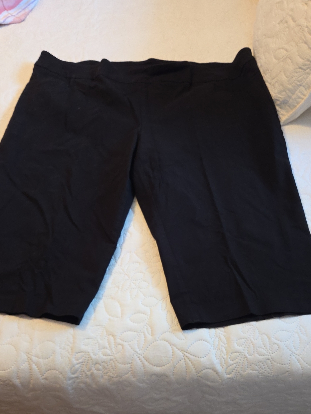 Terra & Sky Black Pull-On Stretch Capris